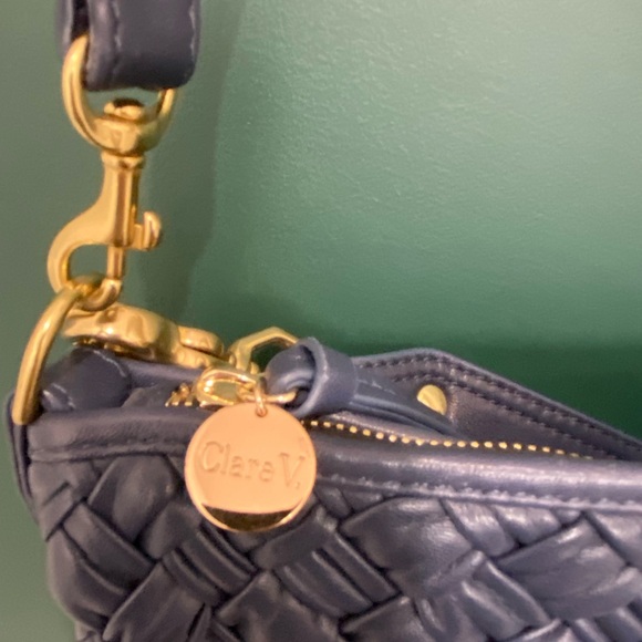 Clare V Moynihan in Navy - Picture 4 of 5